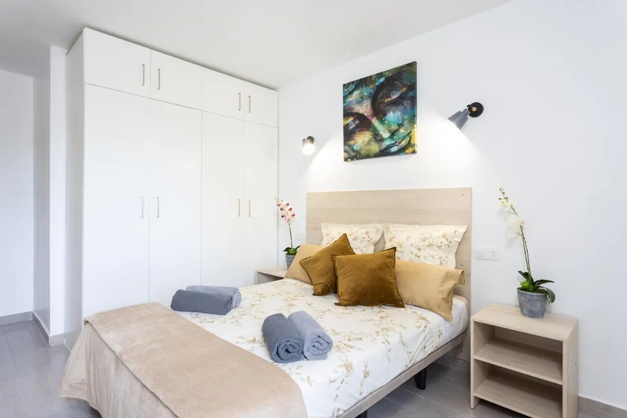 Three Spacious Apartments 150M From The Las Americas Promenade Arona