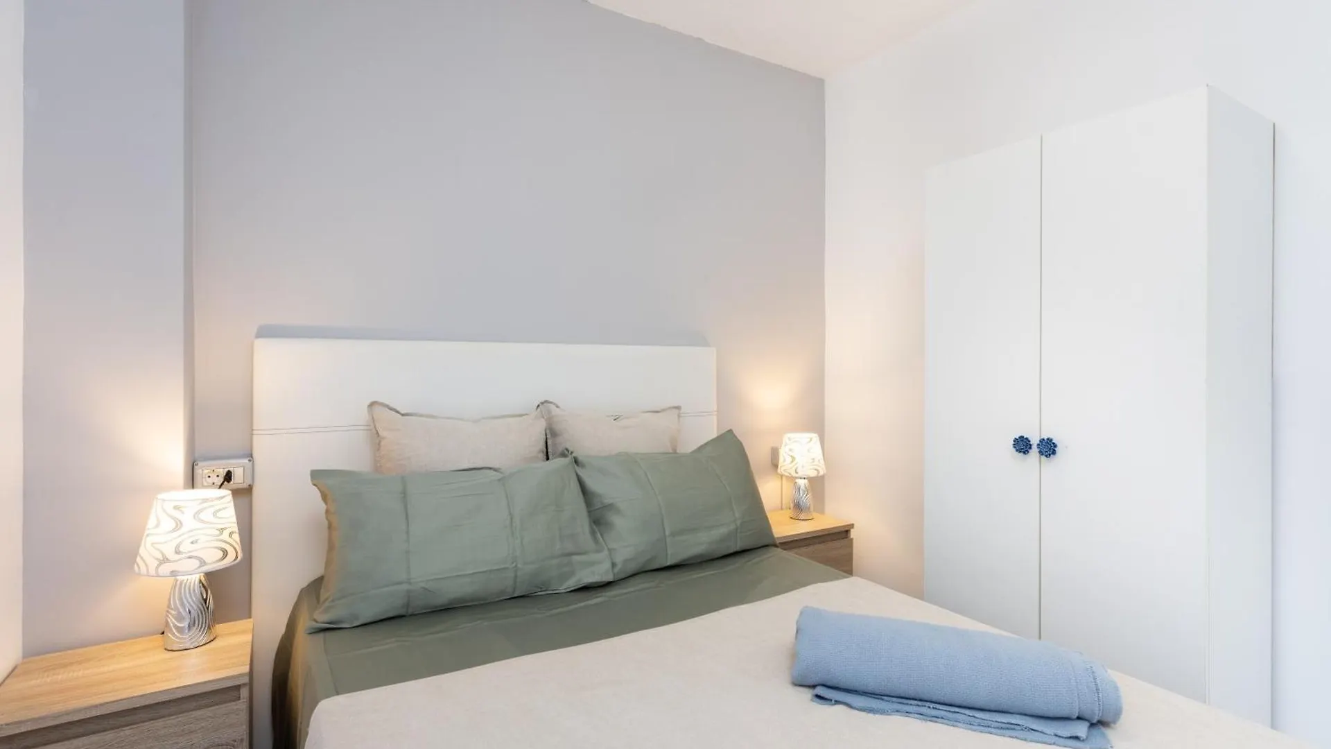 Three Spacious Apartments 150M From The Las Americas Promenade Arona  0*, Arona (Tenerife) Spain