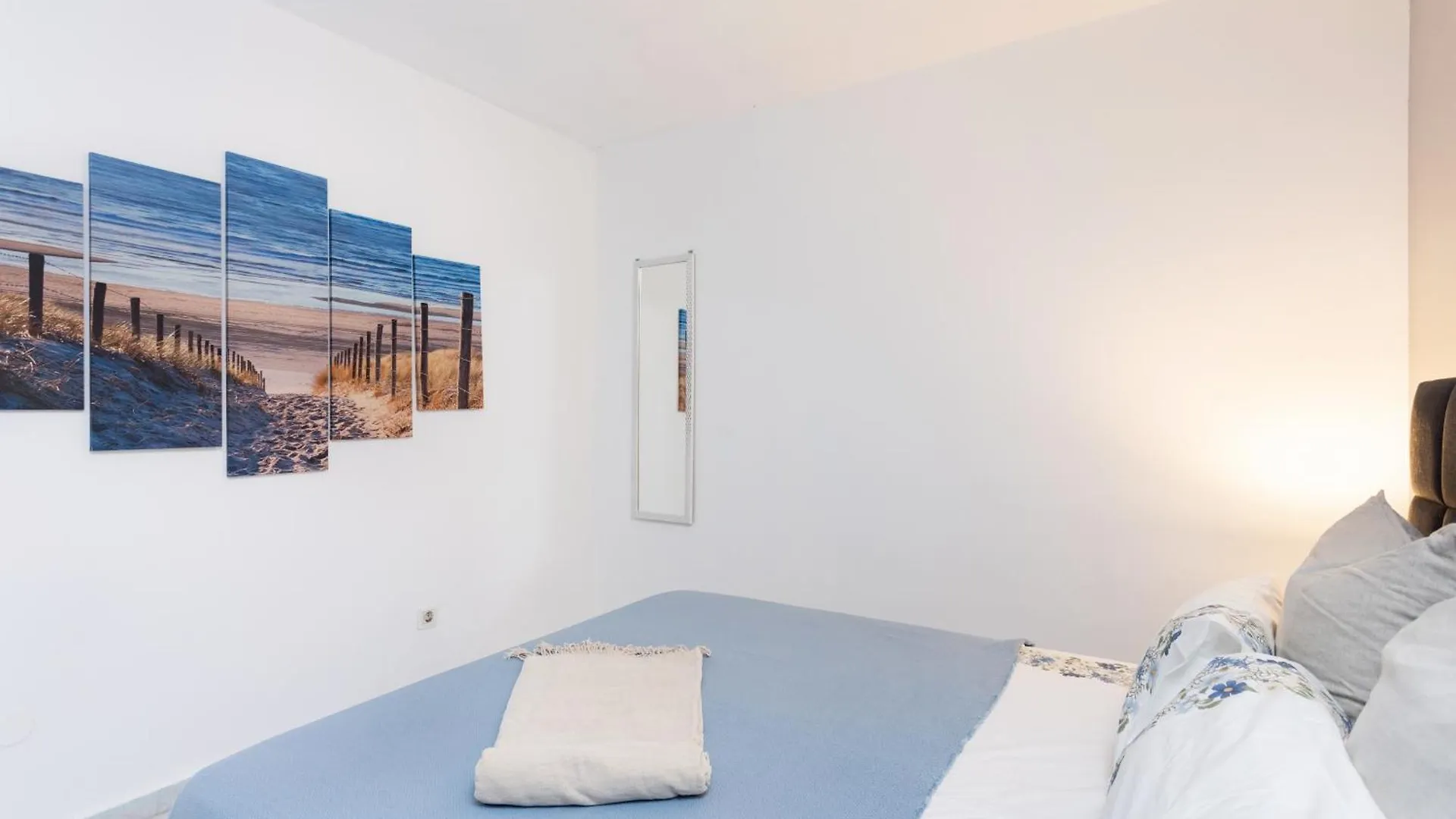 Three Spacious Apartments 150M From The Las Americas Promenade Arona