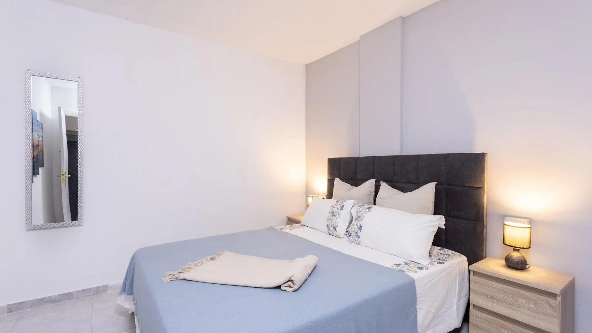 Three Spacious Apartments 150M From The Las Americas Promenade Arona