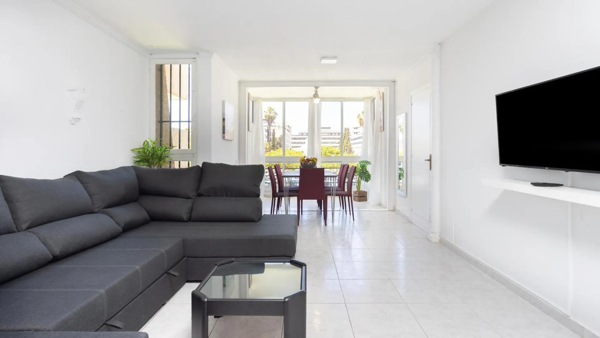 Three Spacious Apartments 150M From The Las Americas Promenade Arona