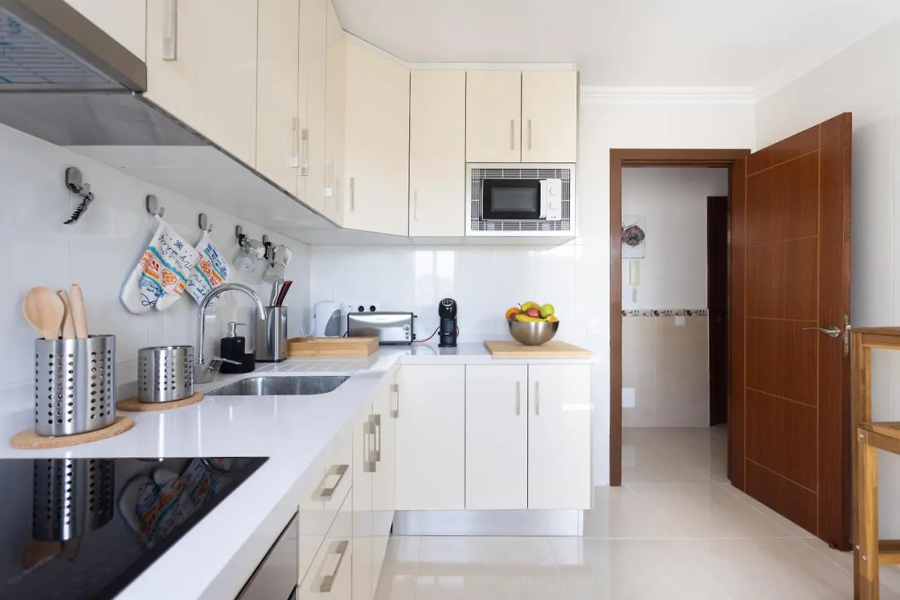 Three Spacious Apartments 150M From The Las Americas Promenade أرونا