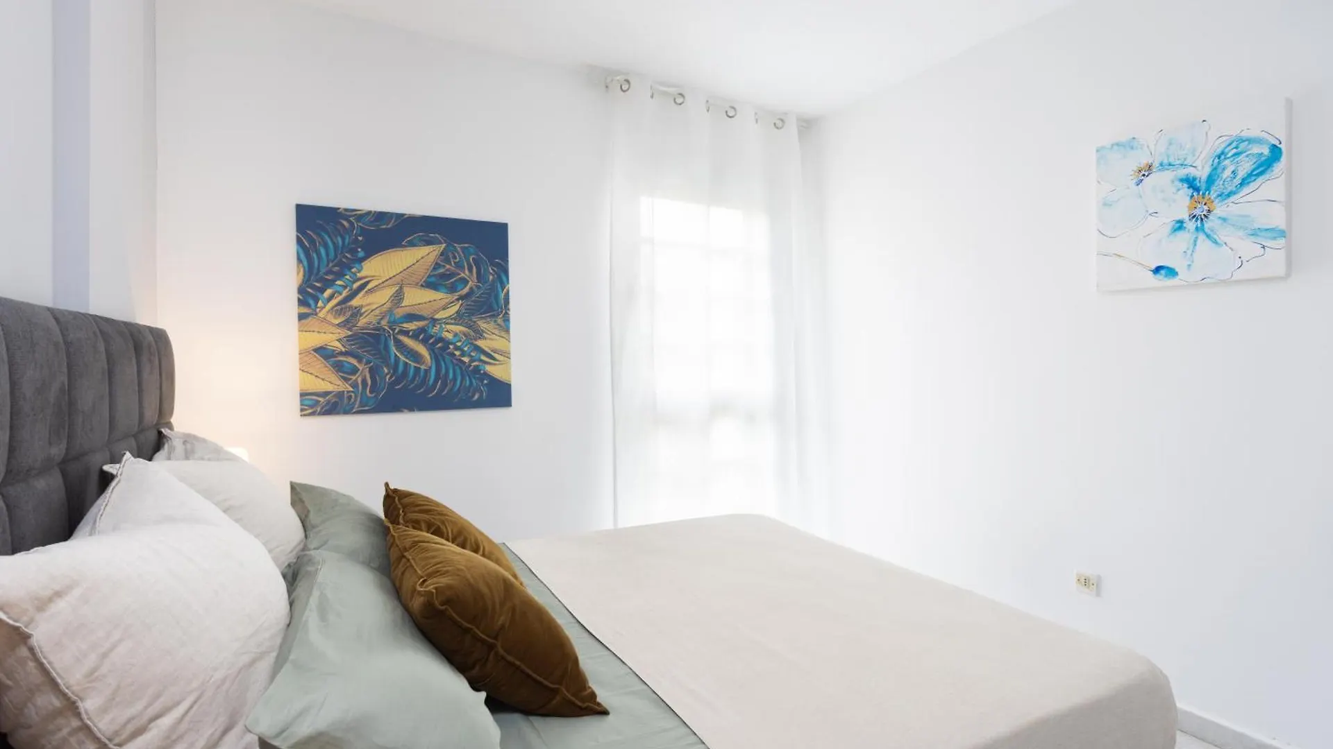 Three Spacious Apartments 150M From The Las Americas Promenade أرونا إسبانيا