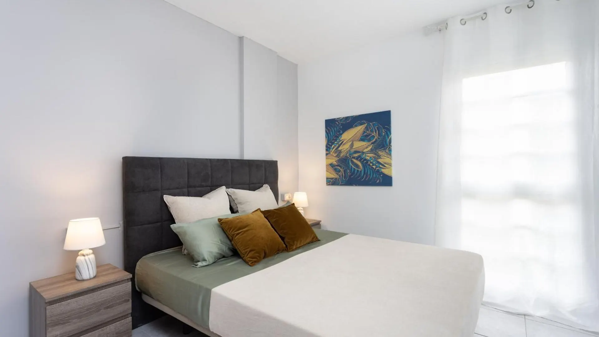 Three Spacious Apartments 150M From The Las Americas Promenade أرونا 0*,